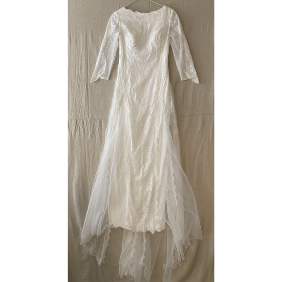 NWT Merry's Wedding Dress Size 4 Sheer Lace Silky Lining Flowing Bottom Train - Picture 3 of 16
